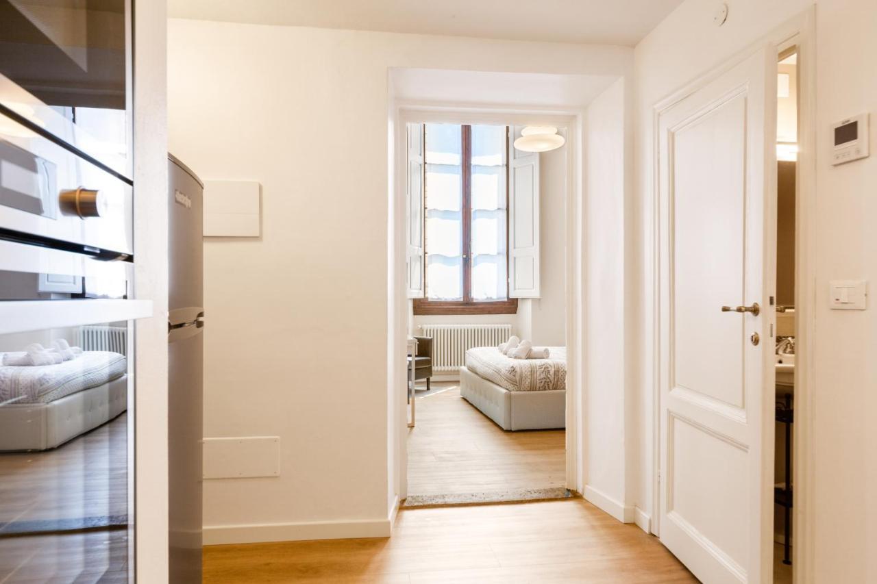 I Renai - Ponte Delle Grazie Modern Apartment Florenz